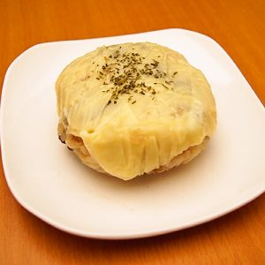 きのこの炊き込みご飯のチーズのせおにぎり