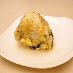 すぐできて美味しい！大葉とチーズのおにぎり