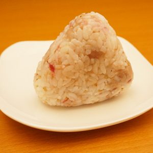 シーチキンと梅干のおにぎり