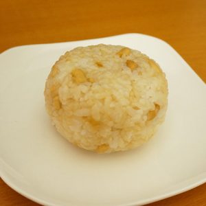 ねぎ味噌とピーナッツのおにぎり