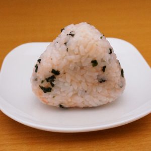 明太子とわかめふりかけのおにぎり