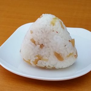 メンマのピリ辛煮物おにぎり