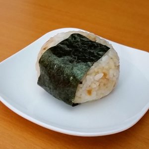 懐かしい味もろみの混ぜ込みおにぎり