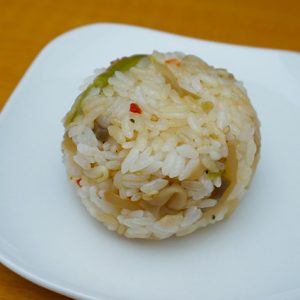 もやしとメンマの中華ナムル風おにぎり